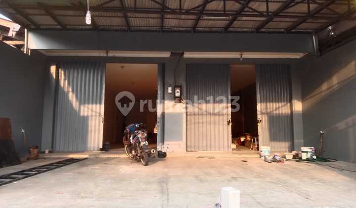 Disewakan Ruko gandeng di Rawalumbu pinggir jalan raya