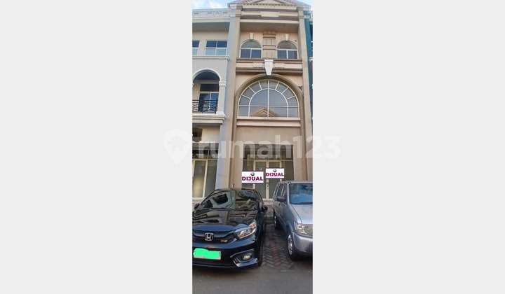 Dijual Cepat 2 Unit Ruko Gandeng (Tidak Connecting)