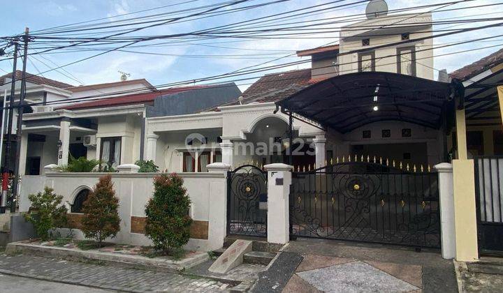Dijual cepat rumah sejuk 2 lantai furnish Harapan baru Regency Bekasi barat  1