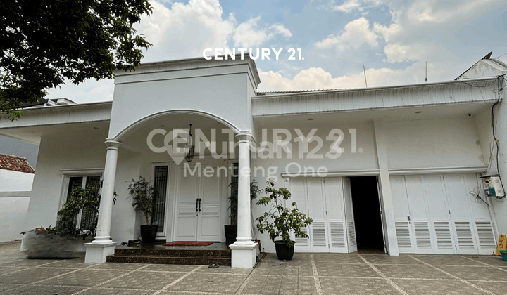 Rumah Besar Dengan Kolam Renang Menteng Inti Jakarta Pusat