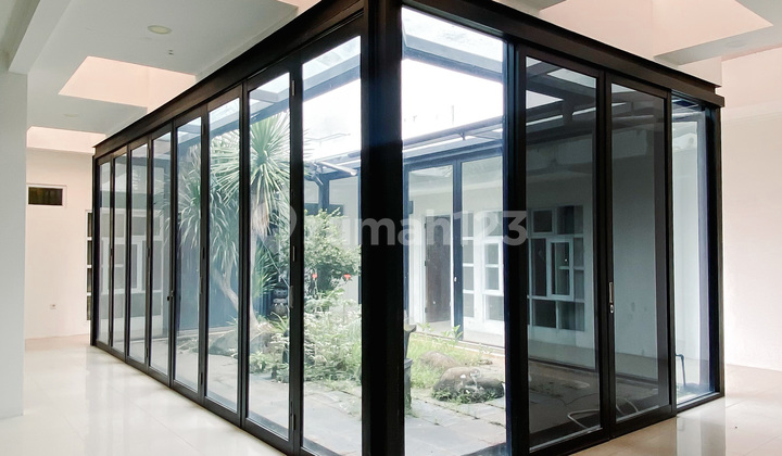 House in the Heart of Exclusive Menteng with a Strategic Location