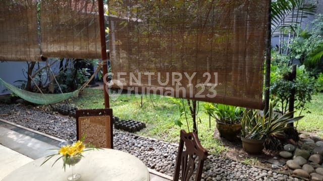 For Sale House in Cempaka Putih Strategic Location Easy Access 2