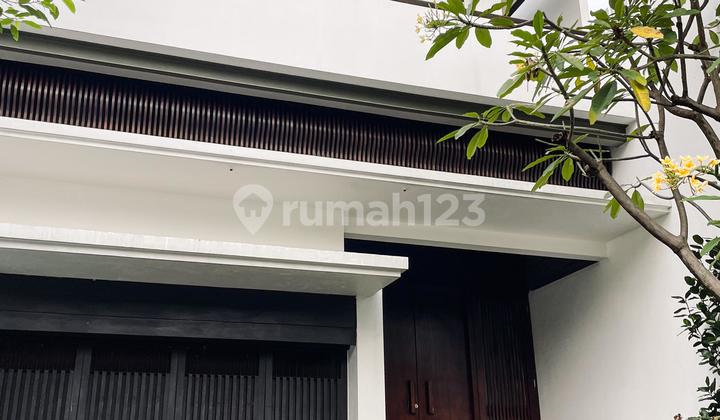 Sewa Rumah Mewah Exclusive 2 Lantai Menteng Dekat Area Komersil Sewa Rumah Mewah Exclusive 2 Lantai Menteng Dekat Area Komersil