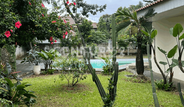 2-Storey Hook Building for Residential or Office in Kemang 2