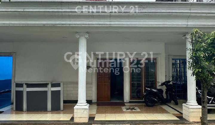 Rumah Kantor Luas Strategis Area Menteng.