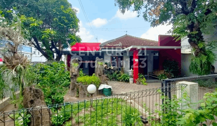 Rumah Asri Jalan Besar Dekat Dengan 4 Star Hotel Dan Malioboro