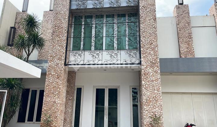 Menteng House, Class C, Square Land, Rare Find