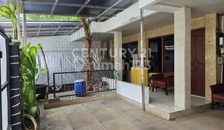 For Sale House in Menteng, Pegangsaan, Near Pramuka Flyover For Sale House in Menteng, Pegangsaan, Near Pramuka Flyover
