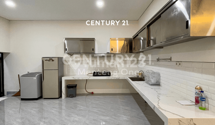 Rumah Mewah 2 Lantai Semifurnished Di Jakarta Pusat 2