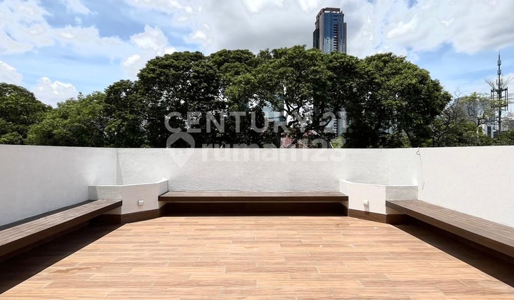 Rumah Mewah Dengan Bangunan Baru Di Menteng