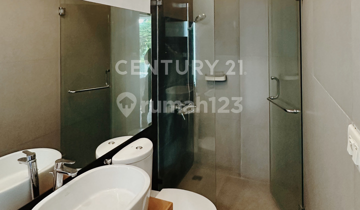 Elegant Minimalist House in Menteng with Indoor Swimming Pool 2