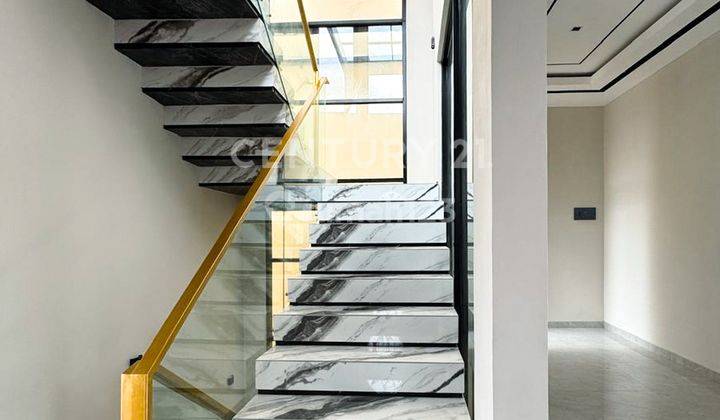 Rumah Baru Dan Modern Dengan City View Di Jakarta 2