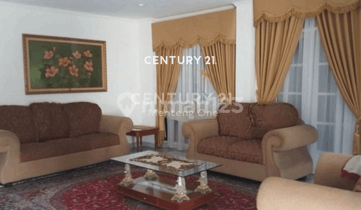 Luxury House with Spacious Layout in Menteng 2