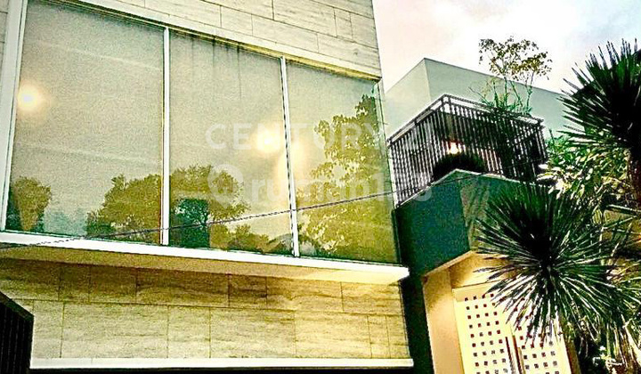 Townhouse Elegan Di Antasari, Jakarta Selatan