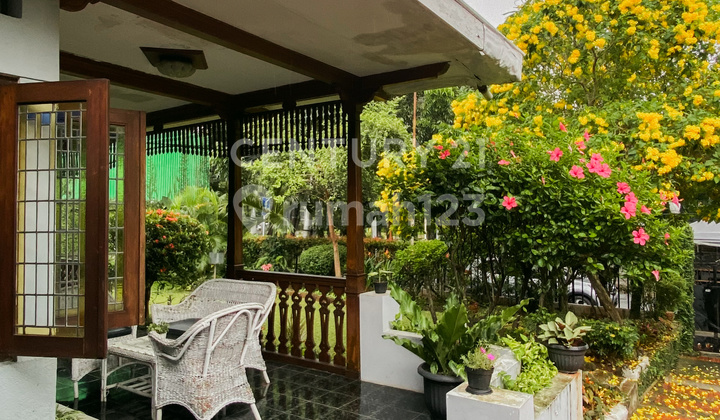 Rumah Di Menteng Inti, Lokasi Strategis. 1