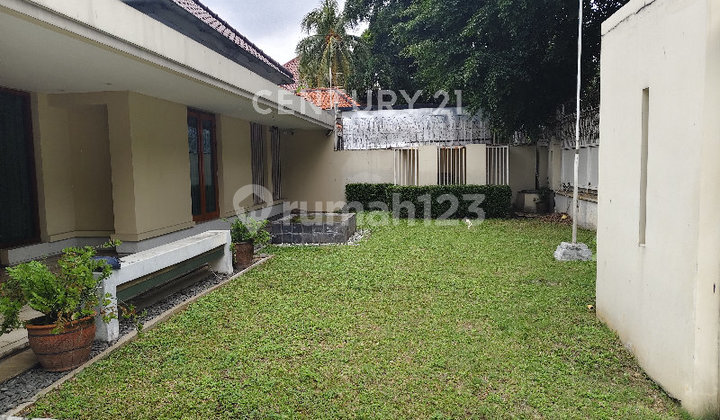 Rumah Elegan Terawat Lokasi Strategis Di Menteng