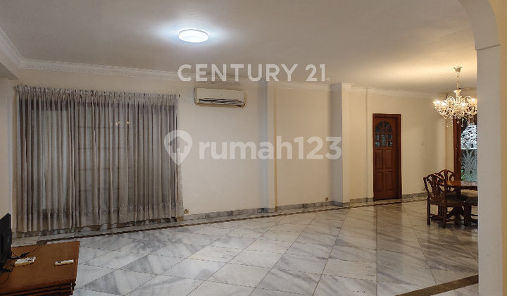 Rumah Elegan Terawat Lokasi Strategis Di Menteng 2
