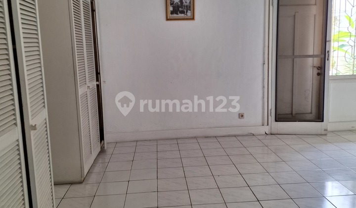 Rumah Klasik Terawat di Menteng Jakarta Pusat 2