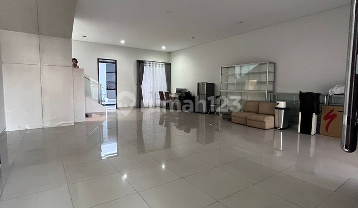 For Rent Commercial Space & House City Center Pasirkaliki