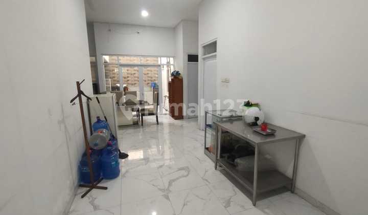 Dijual Rumah Strategis di Taman Holis Indah - Rp 1,65 M Dijual Rumah Strategis di Taman Holis Indah - Rp 1,65 M