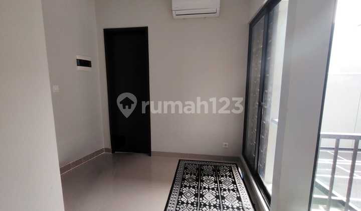For Rent 2-Story House - Summarecon, Flora Cluster 2