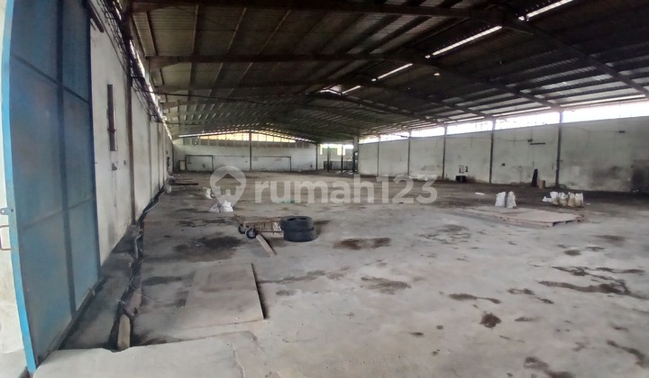 Ex Factory Near Baros Toll Road Cimahi. Bandung. Cibaligo. 15600.0 M² SHM