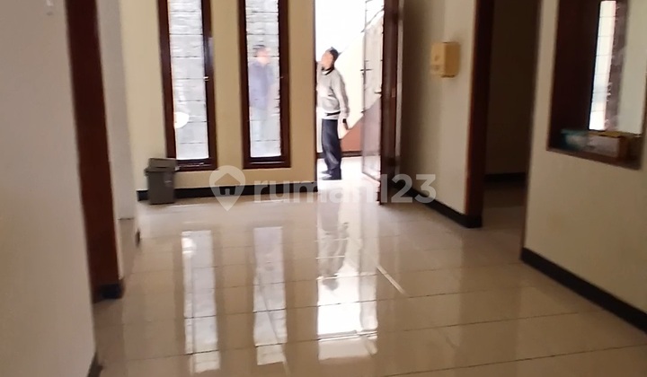 Rumah 2 Lantai Siap Huni Cocok Tempat Tinggal Kantor Dll Bagus di Batununggal 2