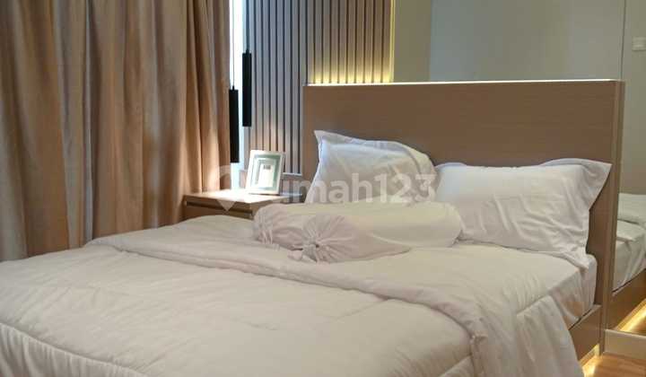 Indonesian text: Disewakan Apartemen Landmark Type 2 Br Full Furnish Bandung Dekat Paskal Mall
English translation: For Rent: Landmark Apartment, Type 2BR, Fully Furnished, Bandung, Near Paskal Mall Indonesian text: Disewakan Apartemen Landmark Type 2 Br Full Furnish Bandung Dekat Paskal Mall
English translation: For Rent: Landmark Apartment, Type 2BR, Fully Furnished, Bandung, Near Paskal Mall