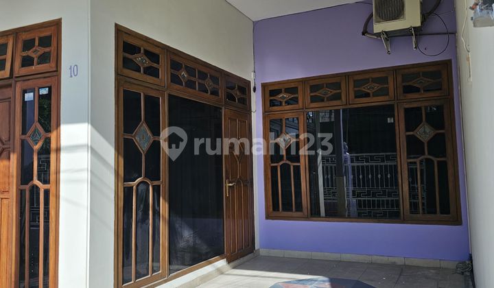 [For Sale] 2-Story House in Gresik City, Strategic Location, Newly Renovated