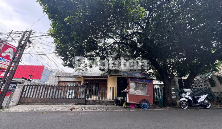 RUMAH LOKASI PREMIUM - DEKAT MALL KOTA KASABLANKA