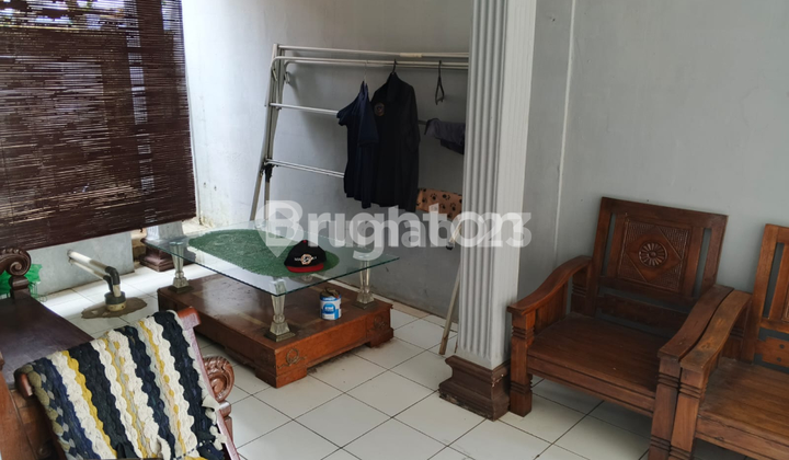 HOUSE + ACTIVE KIOSK – READY TO OCCUPY WHILE EARNING. HOUSE + ACTIVE KIOSK – READY TO OCCUPY WHILE EARNING.