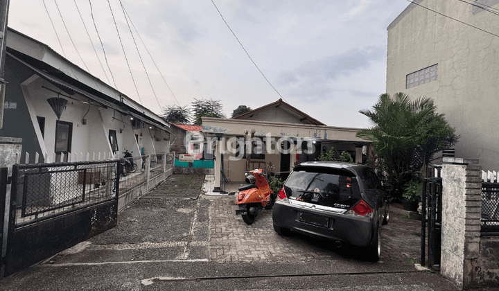 RUMAH INDUK + PETAKAN FULL TERISI – TANAH LUAS, COCOK UNTUK INVESTASI 1