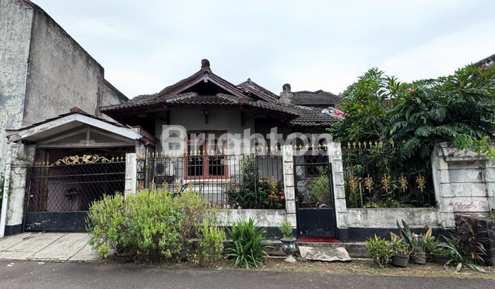 Rumah di kawasan Asri - Cirendeu