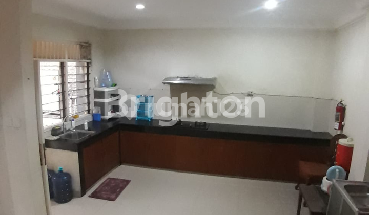 RUMAH CANTIK 3 LANTAI – DEKAT KOTA KASABLANKA 2