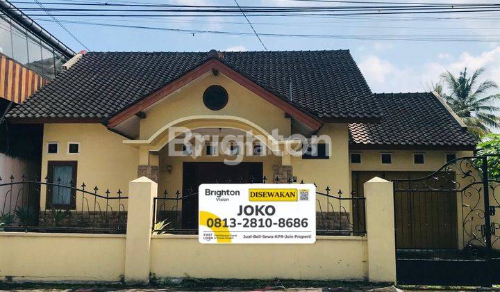 Rumah nyaman pinggir jalan Muntilan. 1