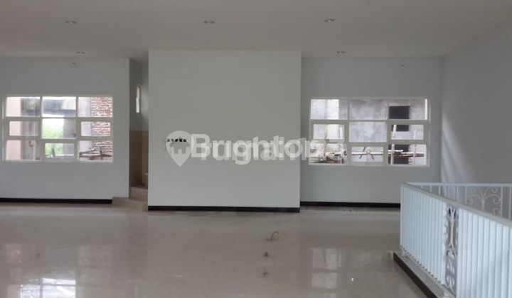 Ruko strategis 2 kavling depan pakuwon mall dan pinggir jalan raya ringroad utara. 2