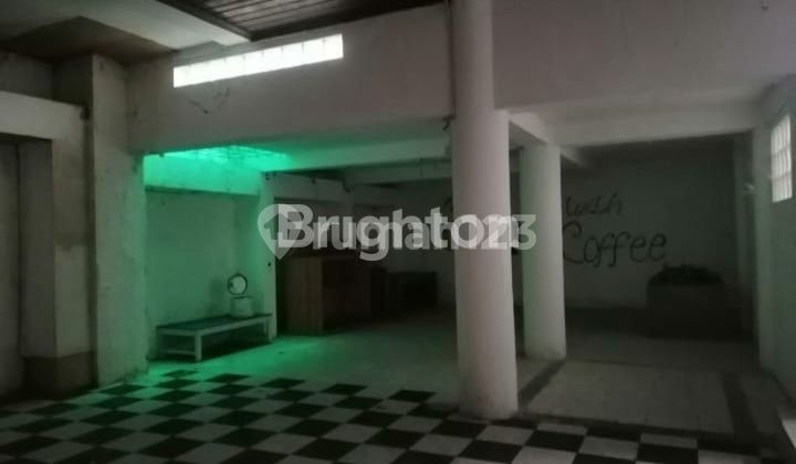 Shop house under the Lempuyangan flyover bridge 2