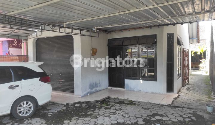 House and yard in the Bantul area 2