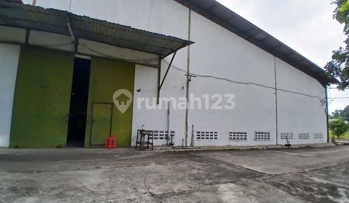 For Rent Warehouse in Nanjung Industrial Area, South Cimahi, Close to Baros Toll Road, Strategic Location and Easy Access.