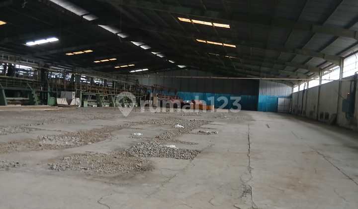 For Rent Warehouse in Nanjung Industrial Area, South Cimahi, Close to Baros Toll Road, Strategic Location and Easy Access.