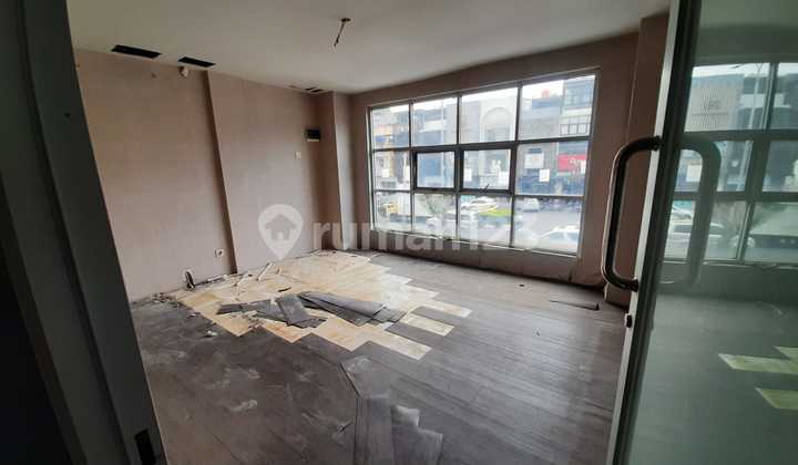 For Rent Ready-to-Use Shop House in Premium Location Paskal Hypersquare - Bandung, Strategically Busy Location with Easy Access For Rent Ready-to-Use Shop House in Premium Location Paskal Hypersquare - Bandung, Strategically Busy Location with Easy Access