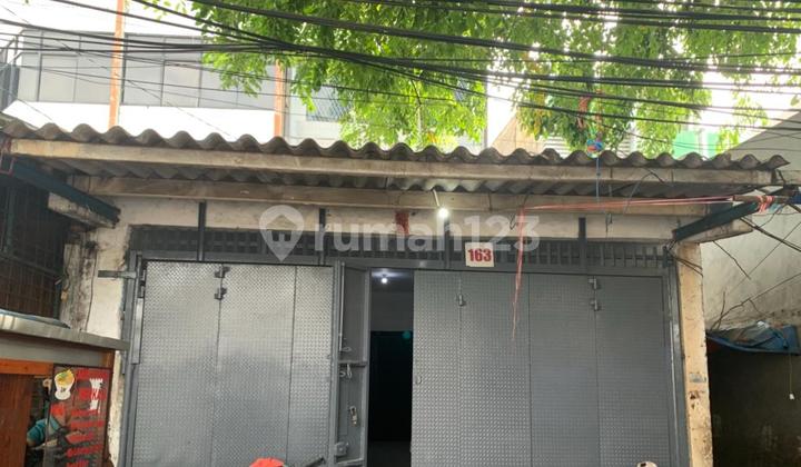 Ruko 3 Iantai  Strategis, Banyak Pengunjung, Bisa Di Huni  1