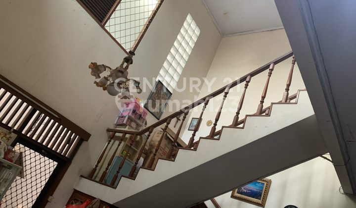 Rumah Strategis  Di Puri Indah Kembangan  2