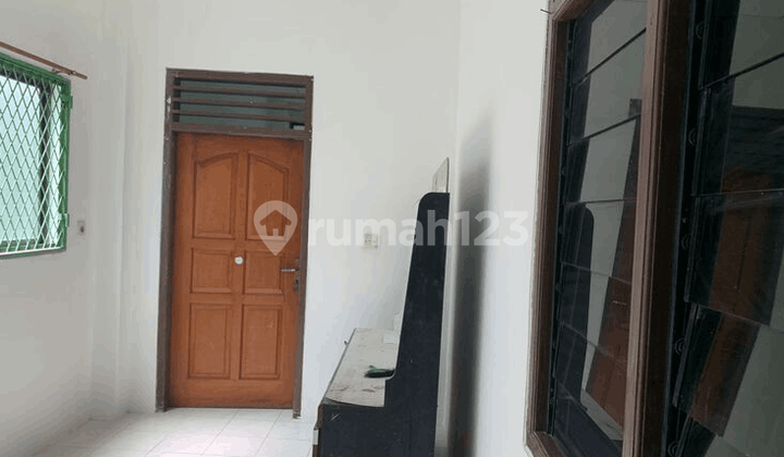 3-Storey Shophouse  Strategic Location, High Traffic, Livable 2