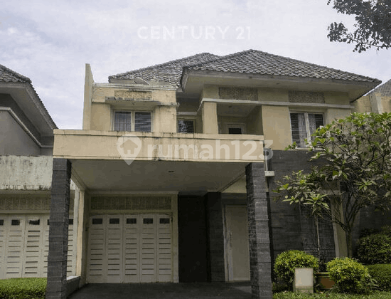 Comfortable 2-Story House with a Serene Environment in Alam Sutera Cluster