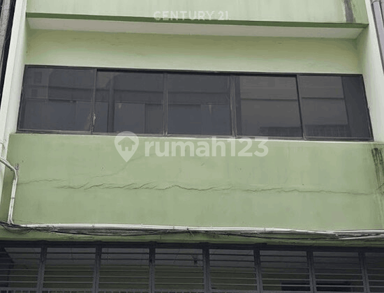 Ruko Empat Lantai Area Bisnis di Pinangsia Jakarta Barat Ruko Empat Lantai Area Bisnis di Pinangsia Jakarta Barat
