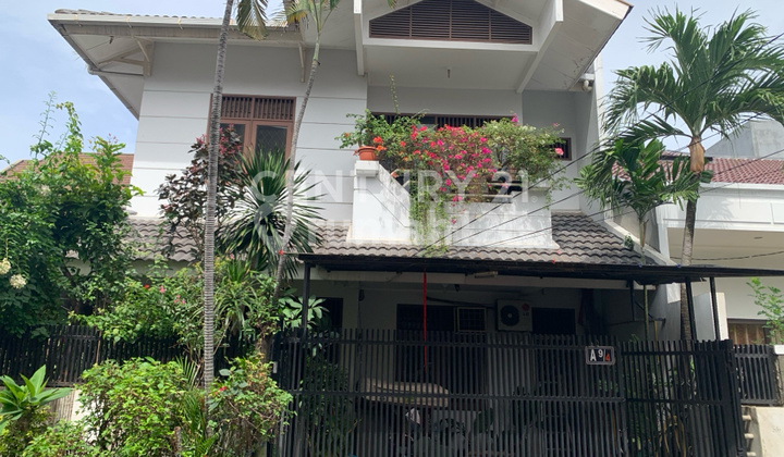 Rumah Strategis  Di Puri Indah Kembangan 