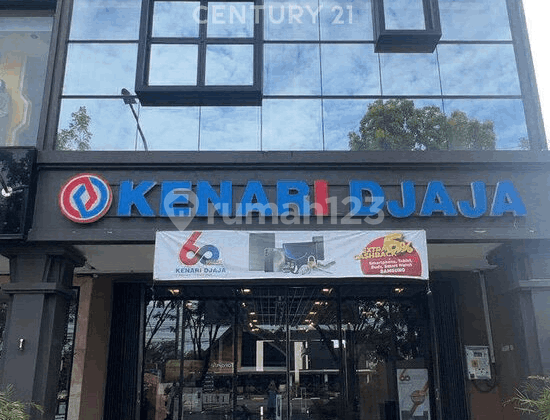 4-Storey Luxurious and Strategic Shop House in Medan