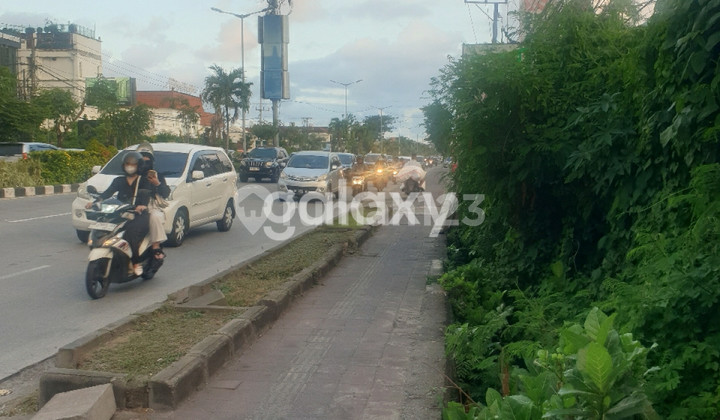 Land on Sunset Road Bali near Bank BNI & Farah's Carpet
