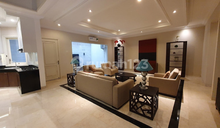 Graha Famili House Near Club House, Nashos and Pakuwon Mall